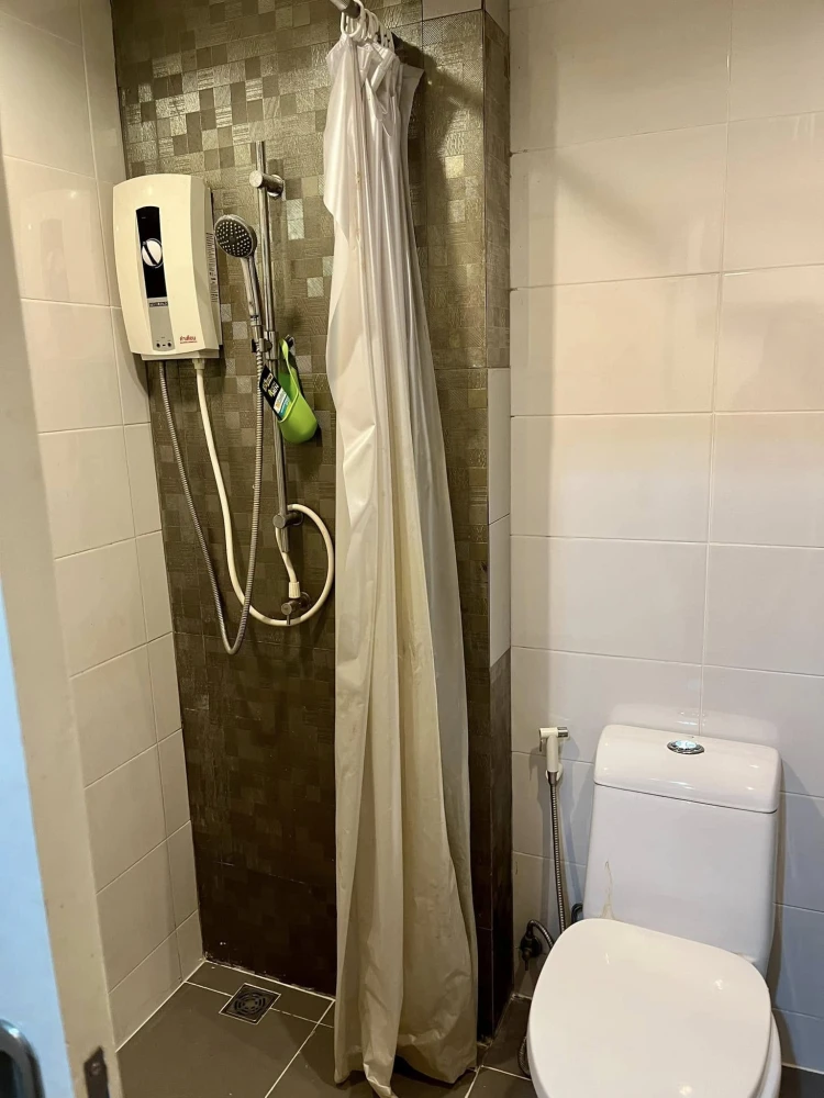 For rent: Clover Lat Phrao 83, convenient transportation, fully furnished + electrical appliances. Hurry, it'll be gone soon.