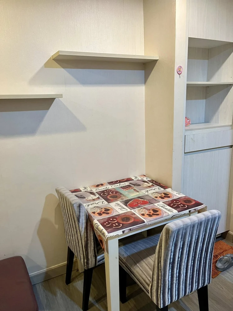 For rent: Clover Lat Phrao 83, convenient transportation, fully furnished + electrical appliances. Hurry, it'll be gone soon.