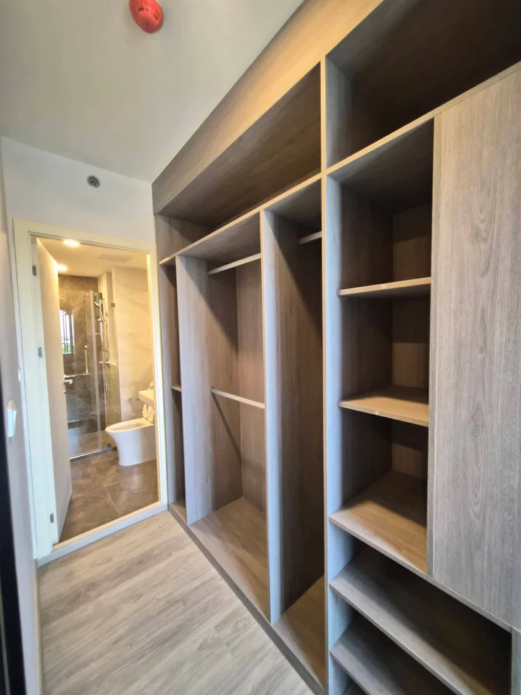 For rent: So Origin Phaholyothin 69 Station, fully furnished with appliances and a Smart Built-in Closet. A must-see!