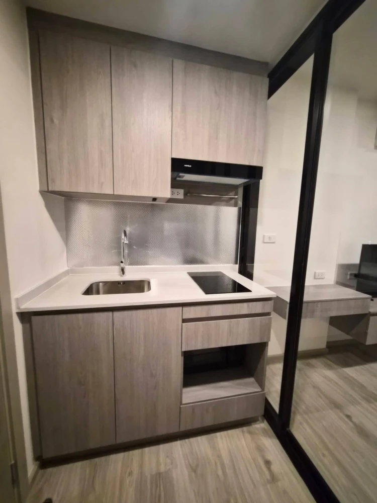 For rent: So Origin Phaholyothin 69 Station, fully furnished with appliances and a Smart Built-in Closet. A must-see!