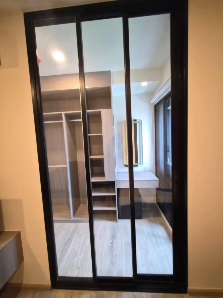 For rent: So Origin Phaholyothin 69 Station, fully furnished with appliances and a Smart Built-in Closet. A must-see!