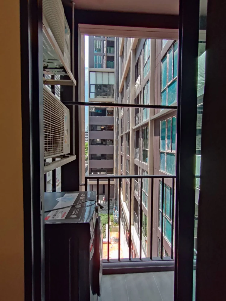 For rent Noble New District R9, 4th floor, position A15, high floor, corner room. Interested, hurry and reserve now. Don't miss out.