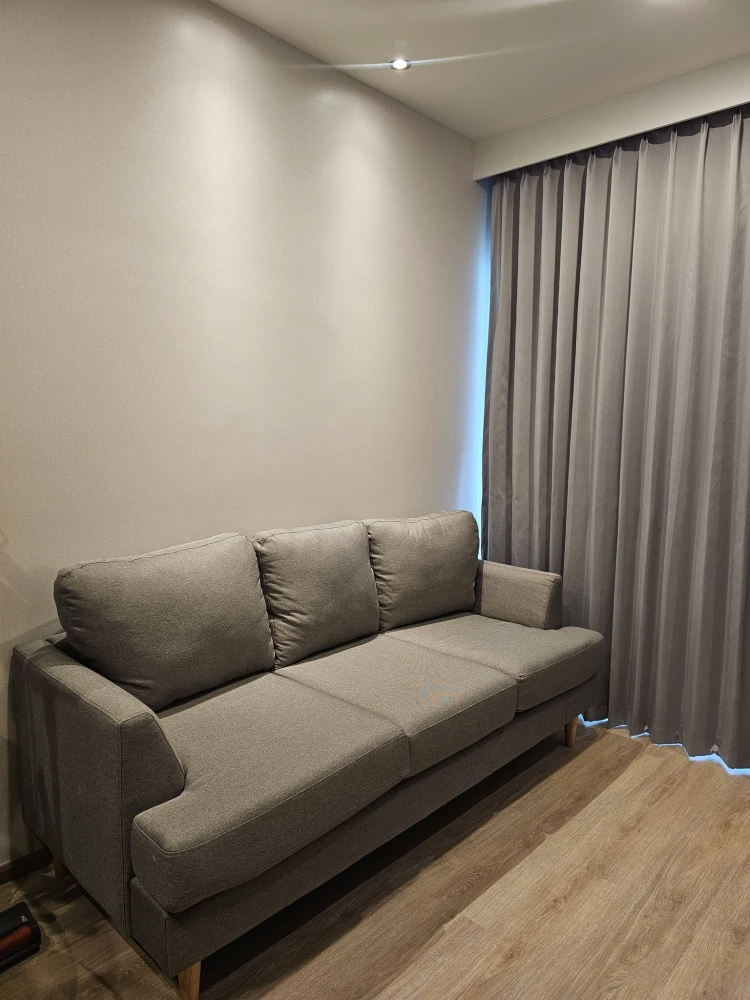 For rent: Noble New District R9, 2 bedrooms, 2 bathrooms, north-facing balcony (shaded in the afternoon), view of the communal area. Grab it now!