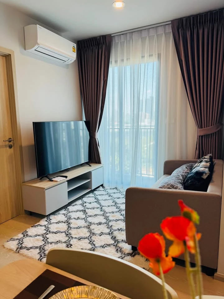 For rent: Noble New Mega Plus Bangna, spacious room, complete facilities, very beautiful view, good like this, book now.