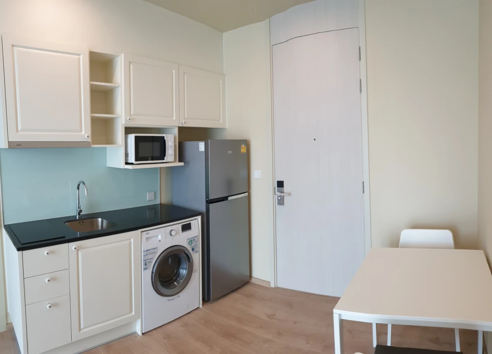 For rent: Noble Recole Sukhumvit 19, spacious room, airy and comfortable, simply decorated, fully equipped, book now.