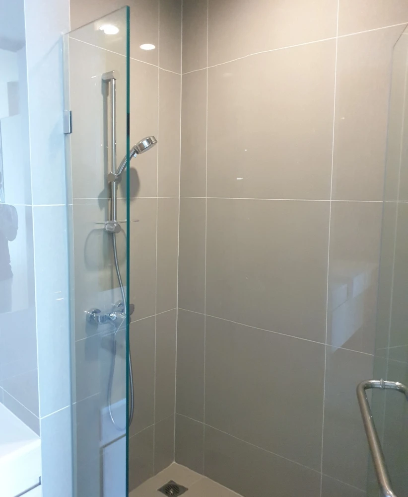 For rent: Noble Recole Sukhumvit 19, spacious room, airy and comfortable, simply decorated, fully equipped, book now.