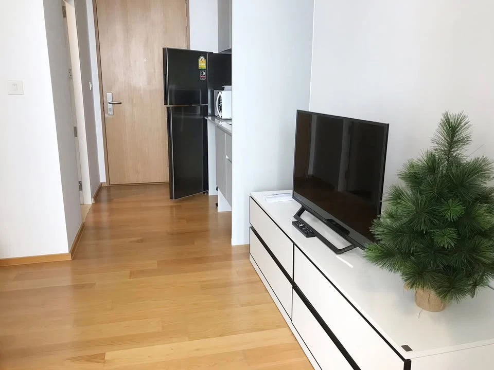 Noble Revo Silom for rent or sale, beautiful room, spacious, ready to move in, convenient transportation, complete amenities, reserve now!
