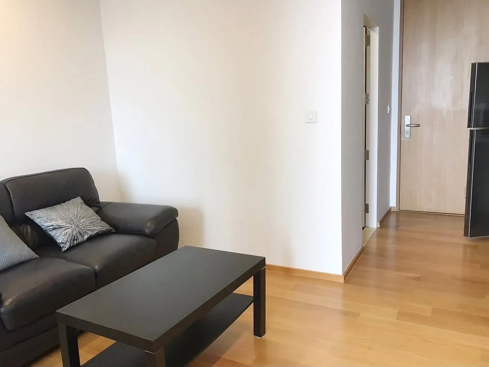 Noble Revo Silom for rent or sale, beautiful room, spacious, ready to move in, convenient transportation, complete amenities, reserve now!