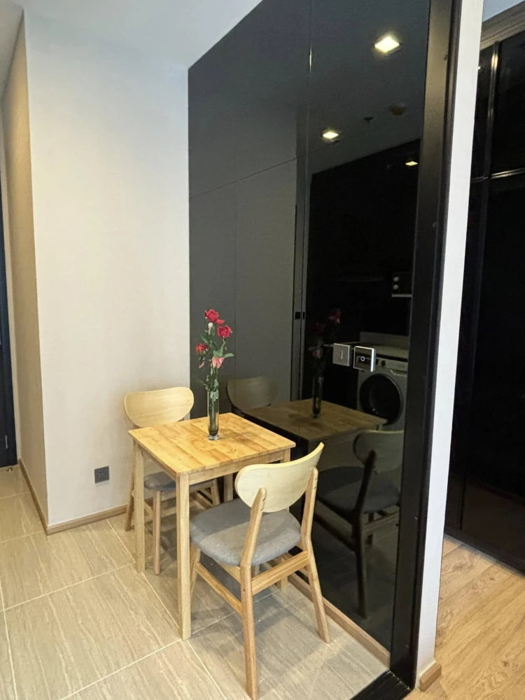 For rent: Noble Around Ari, 31st floor, very high, great breeze, beautiful view, fully furnished, don't miss it.