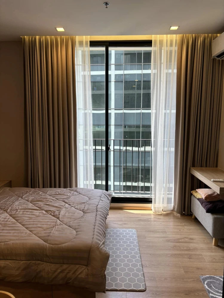 For rent: Noble Around Ari, 31st floor, very high, great breeze, beautiful view, fully furnished, don't miss it.