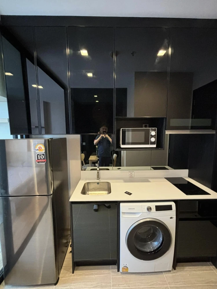 For rent: Noble Around Ari, 31st floor, very high, great breeze, beautiful view, fully furnished, don't miss it.