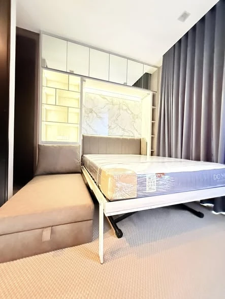 For rent: Noble Around Ari, high floor, built-in furniture, L-shaped sofa with foldable bed, making the most of the space.