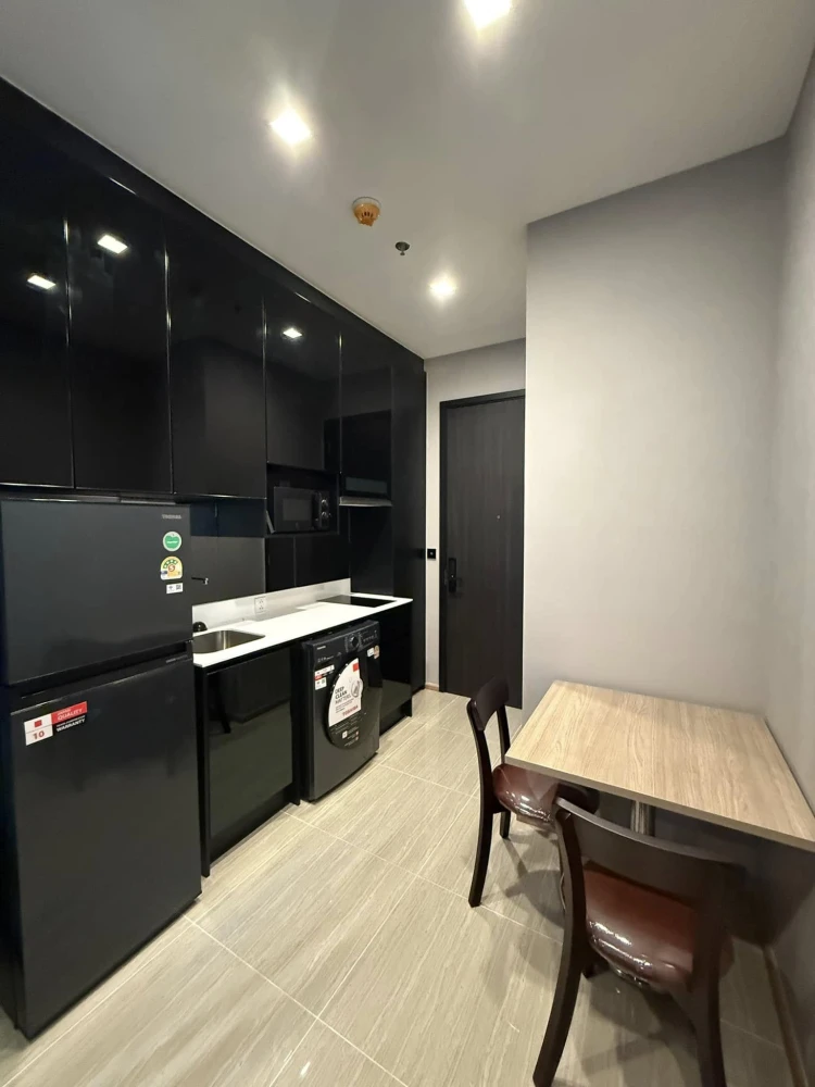 For rent: Noble Around Ari, high floor, built-in furniture, L-shaped sofa with foldable bed, making the most of the space.