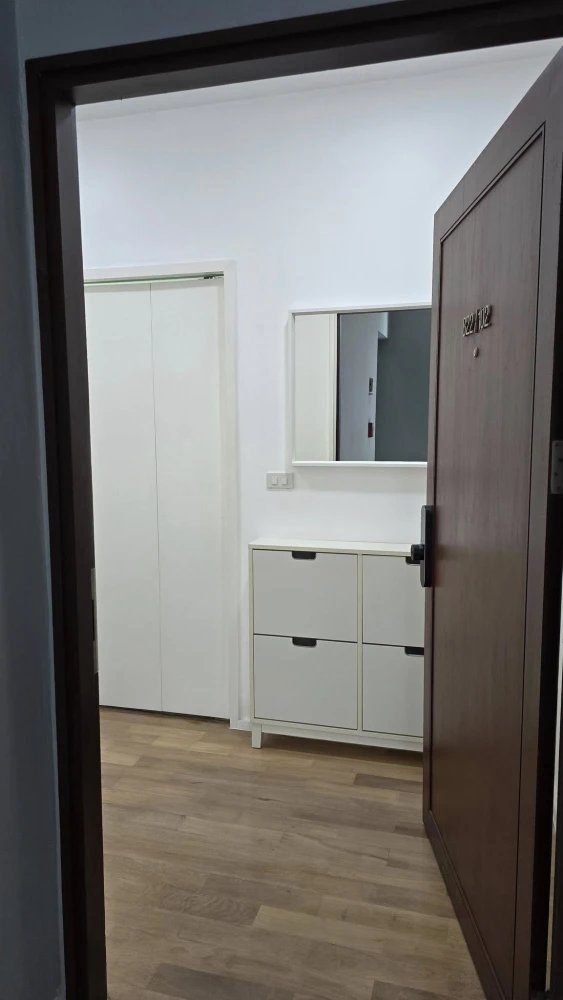 For rent: Noble Aura, large room, comfortable, lots of usable space, complete facilities, book now.