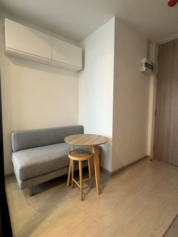 For rent: Noble Ambience Sukhumvit 42, fully furnished unit, very livable. Book now! (Quickly!)