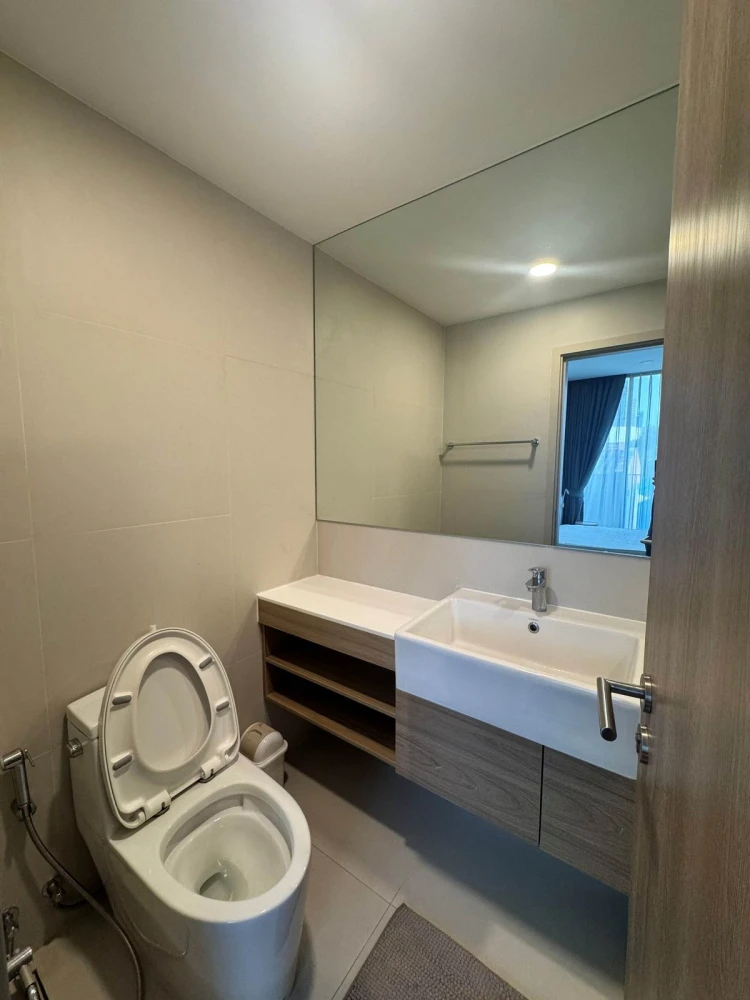 For rent: Noble Ambience Sukhumvit 42, fully furnished unit, very livable. Book now! (Quickly!)