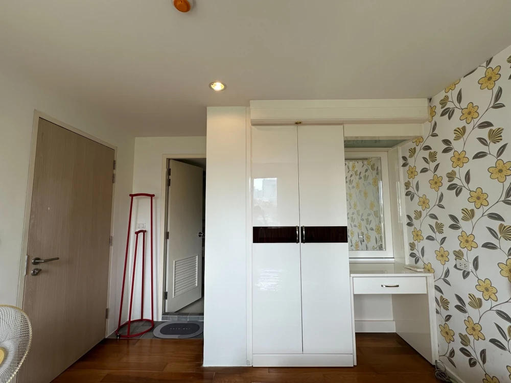 For rent: Focus on Saladaeng, with beautiful wallpaper, excellent view, fully furnished, ready to move in