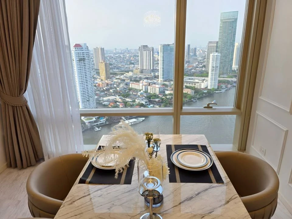 For rent: Four Seasons Private Residence, fully furnished room, 32nd floor, special view on the ICONSIAM side, hurry and reserve.