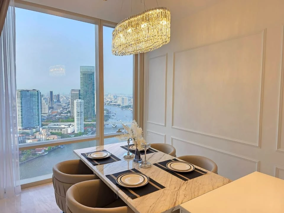 For rent: Four Seasons Private Residence, fully furnished room, 32nd floor, special view on the ICONSIAM side, hurry and reserve.
