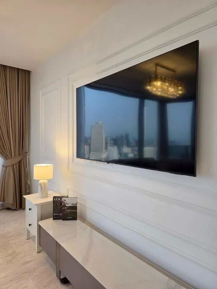 For rent: Four Seasons Private Residence, fully furnished room, 32nd floor, special view on the ICONSIAM side, hurry and reserve.