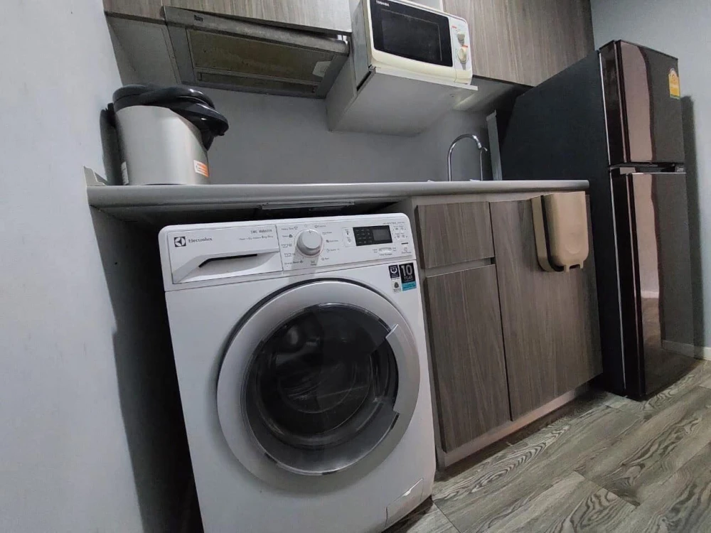 For rent: Modiz Lat Phrao 18, 2 bedrooms, 2 bathrooms, fully furnished, washing machine included, urgent