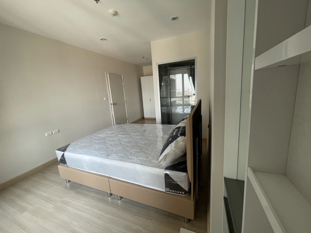 For rent!! Motif Condo Sathorn-Wongwian Yai. Beautiful room, fully furnished, ready to move in. Don't miss it!!