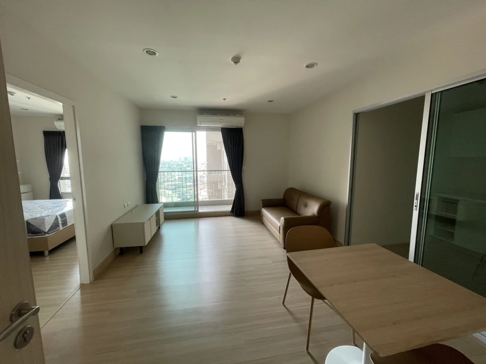 For rent!! Motif Condo Sathorn-Wongwian Yai. Beautiful room, fully furnished, ready to move in. Don't miss it!!