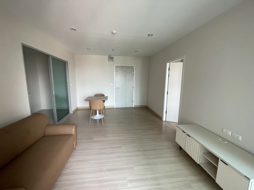For rent!! Motif Condo Sathorn-Wongwian Yai. Beautiful room, fully furnished, ready to move in. Don't miss it!!