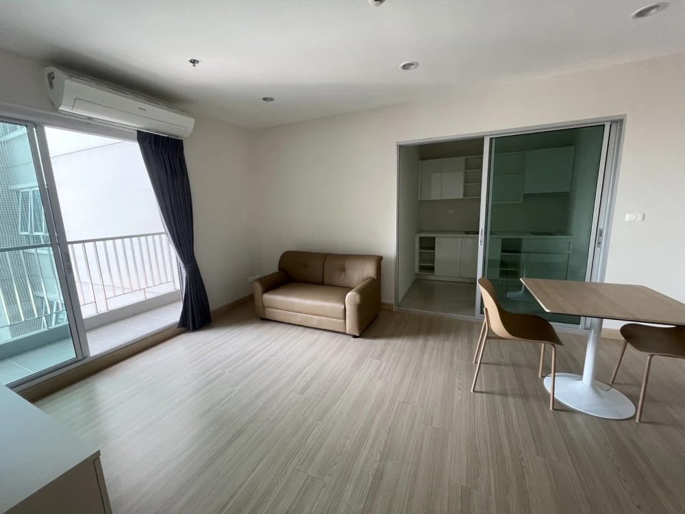 For rent!! Motif Condo Sathorn-Wongwian Yai. Beautiful room, fully furnished, ready to move in. Don't miss it!!