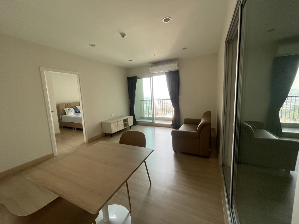 For rent!! Motif Condo Sathorn-Wongwian Yai. Beautiful room, fully furnished, ready to move in. Don't miss it!!
