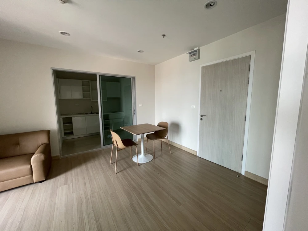 For rent!! Motif Condo Sathorn-Wongwian Yai. Beautiful room, fully furnished, ready to move in. Don't miss it!!