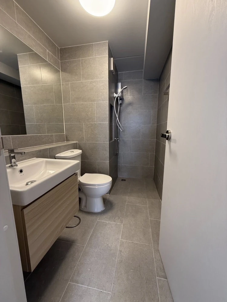 For rent Mori Condominium Muang Thong Thani, beautiful room with view of central garden and swimming pool, near elevator, easy to walk in, book now