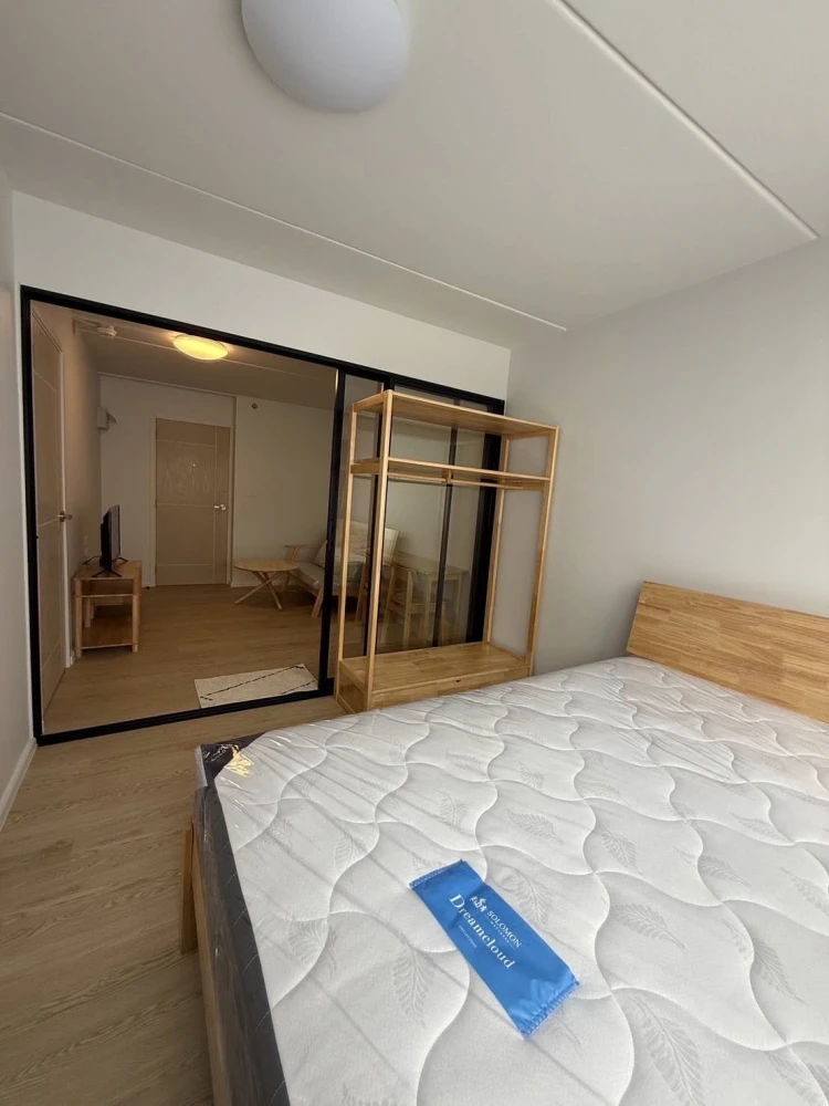 For rent Mori Condominium Muang Thong Thani, beautiful room with view of central garden and swimming pool, near elevator, easy to walk in, book now