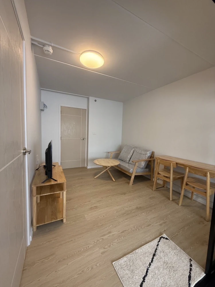 For rent Mori Condominium Muang Thong Thani, beautiful room with view of central garden and swimming pool, near elevator, easy to walk in, book now