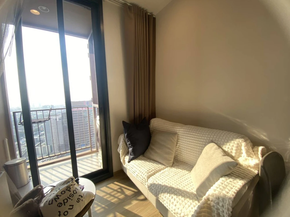 For rent: Oka House Sukhumvit 36, 44th floor, city view + river from a high angle, complete electrical appliances, hurry up and grab it!