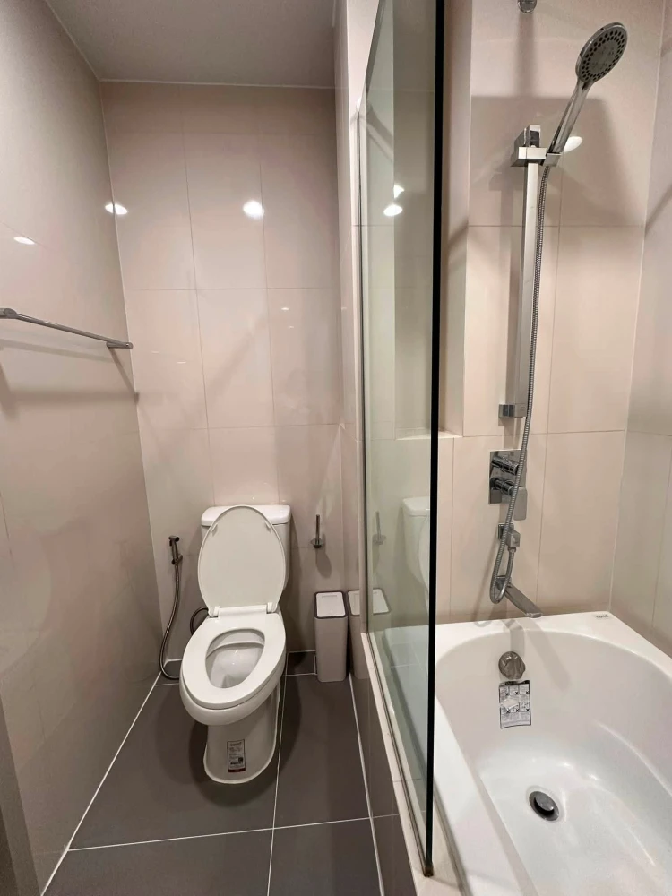 For rent: Oka House Sukhumvit 36, high floor, very beautiful view, fully furnished, ready to move in immediately.