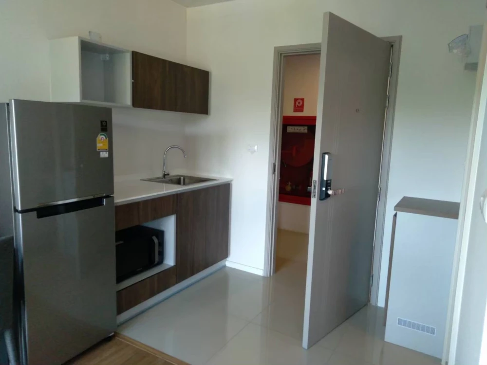 For rent, Dcondo bliss sriracha, ready to move in, fully furnished, just bring your own luggage and move in.