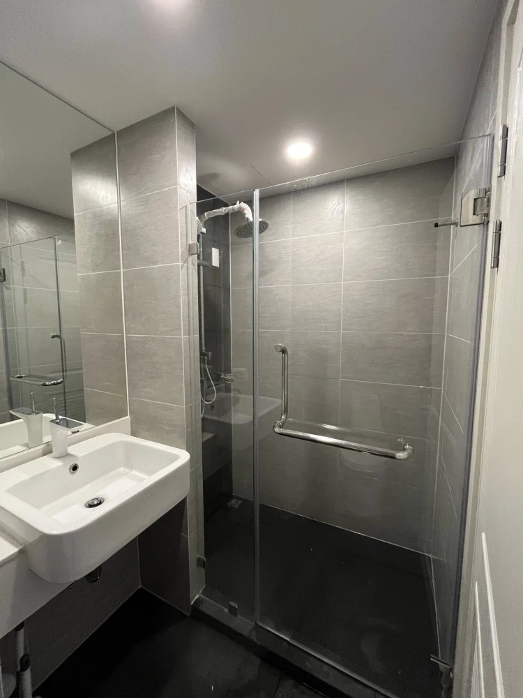 For rent, Sign Big Rama 9-Ramkhamhaeng 24, 7th floor, corner room, very private, fully furnished, ready to move in