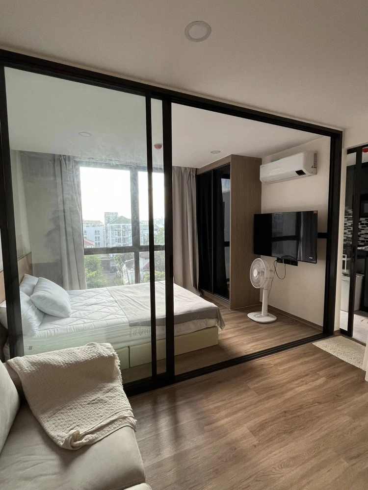For rent, Sign Big Rama 9-Ramkhamhaeng 24, 7th floor, corner room, very private, fully furnished, ready to move in