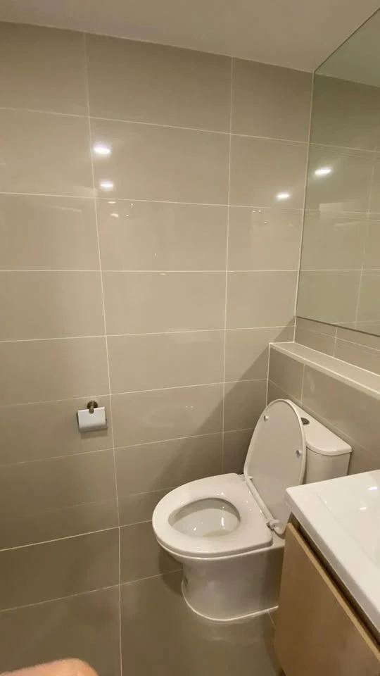 For rent: Cybic Ratchada 32, studio type, 8th floor, 2.80 m high ceiling, airy, not stuffy, very worth booking.