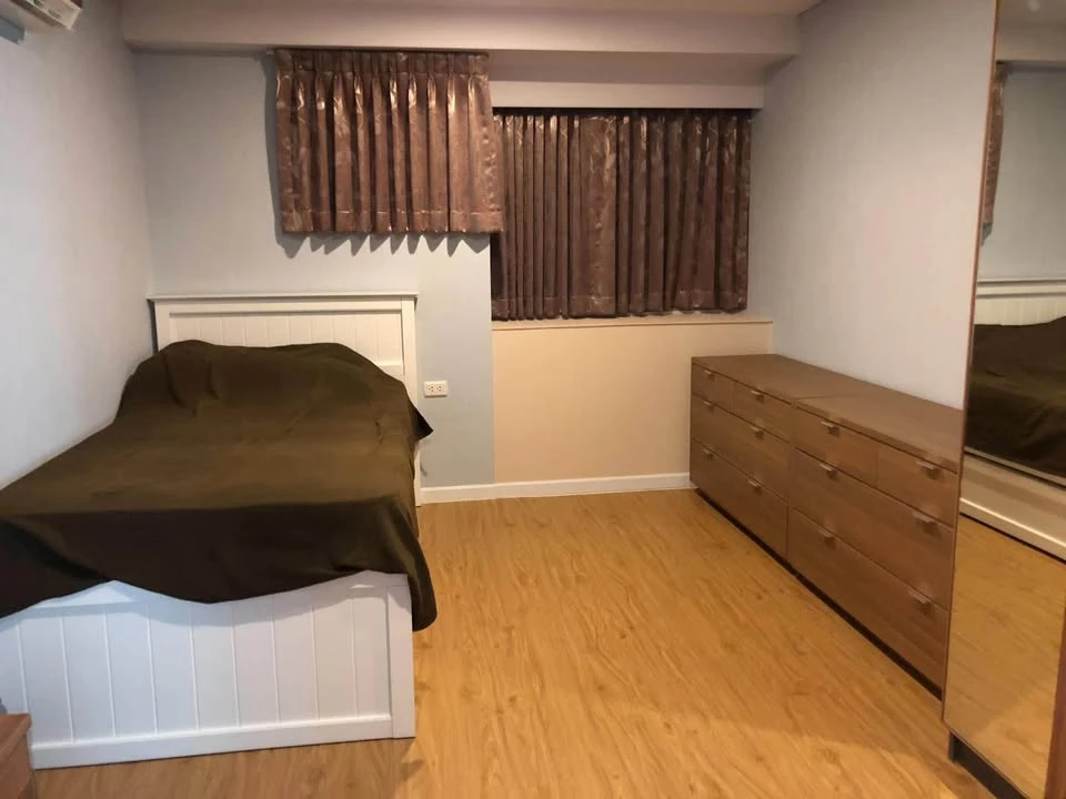 For rent: Siamese Nang Linchi, 2 bedrooms, 2 bathrooms, spacious area, fully furnished. Don't miss out!