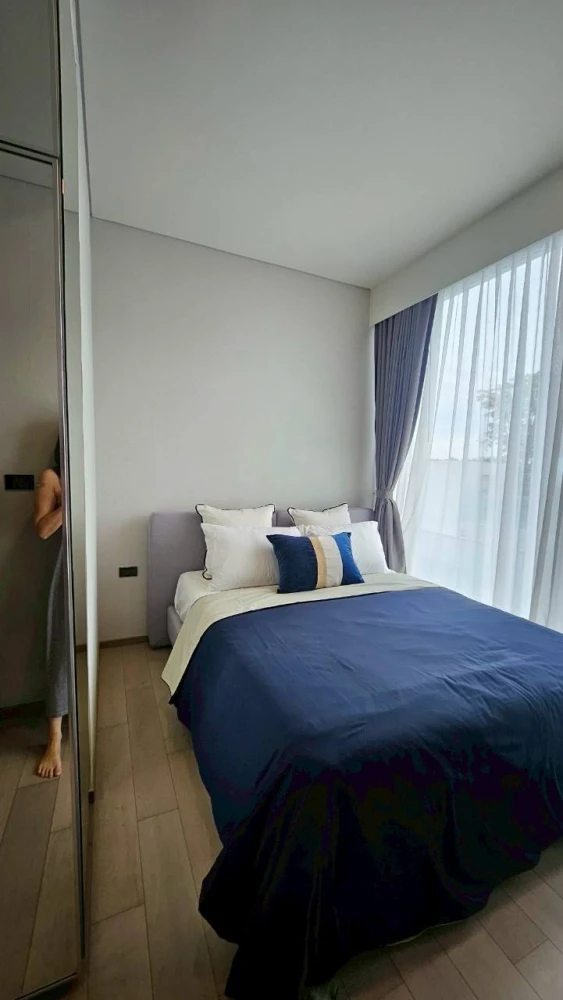 For rent: Siamese Exclusive Sukhumvit 42, spacious room with plenty of usable space, pool and garden view, with quality furniture. Reserve now!