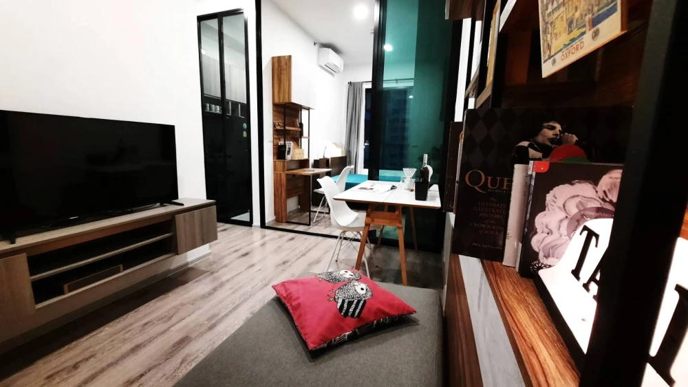 For rent: Knightsbridge Collage Ramkhamhaeng, 9th floor, fully furnished, fully equipped with electrical appliances. Don't miss it!