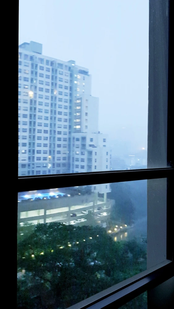 For rent: Knightsbridge Collage Ramkhamhaeng, 9th floor, fully furnished, fully equipped with electrical appliances. Don't miss it!