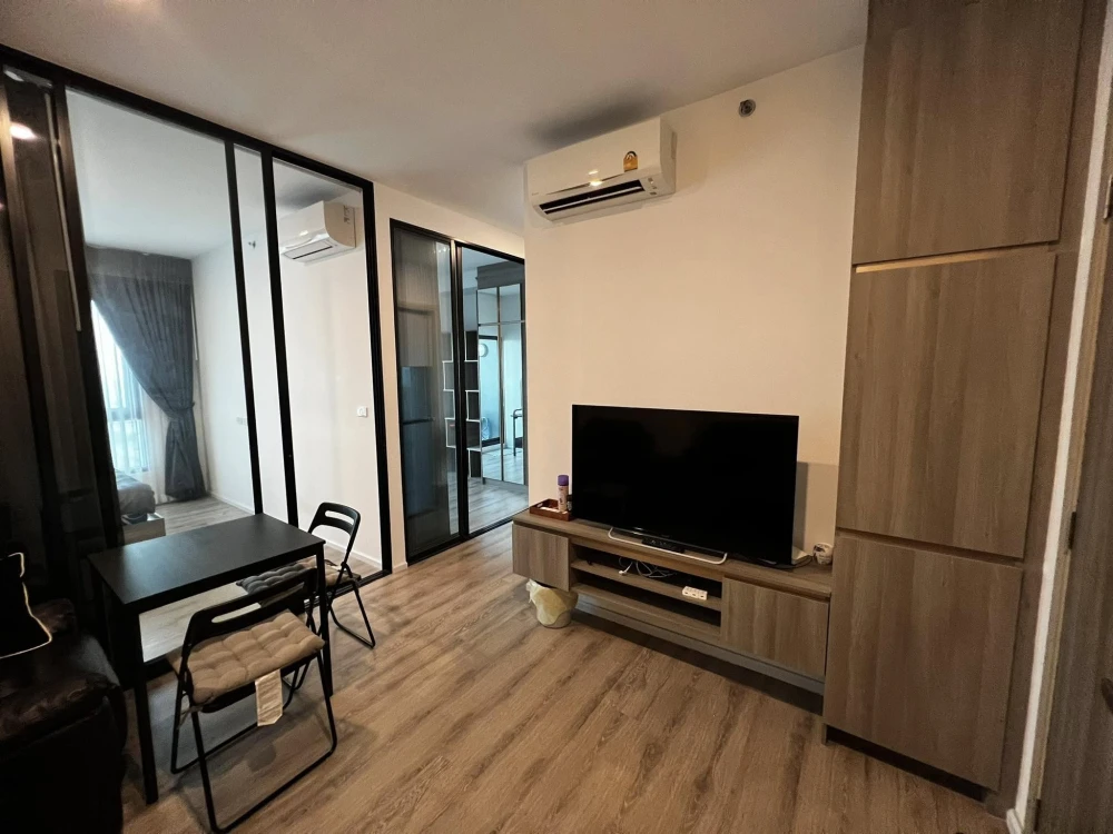 For rent: Knightsbridge Sukhumvit-Theparak, 20th floor, no blocked view, 2 bedrooms, ready to move in, giving you a sense of private luxury, very wort