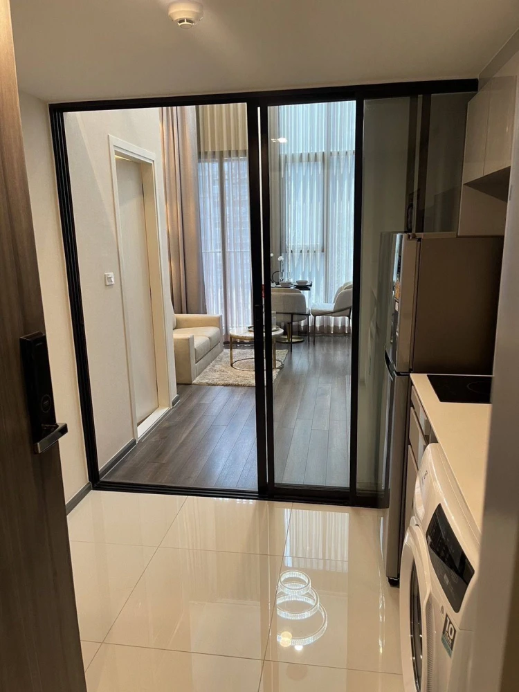 For rent: Knightsbridge Space Rama 9. Beautifully decorated unit with high-quality built-in modern furniture. Fully furnished. Book today! Don't wait!