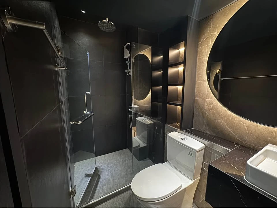 For rent: Knightsbridge Space Ratchayothin, 19th floor, corner room, north facing, fully furnished with built-in furniture. Don't miss out!
