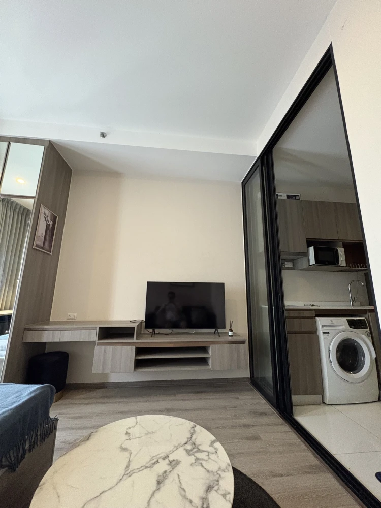 For rent: Knightsbridge Prime On Nut, beautiful room, built-in, complete furniture, ready to move in, hurry up and reserve now, don't delay.