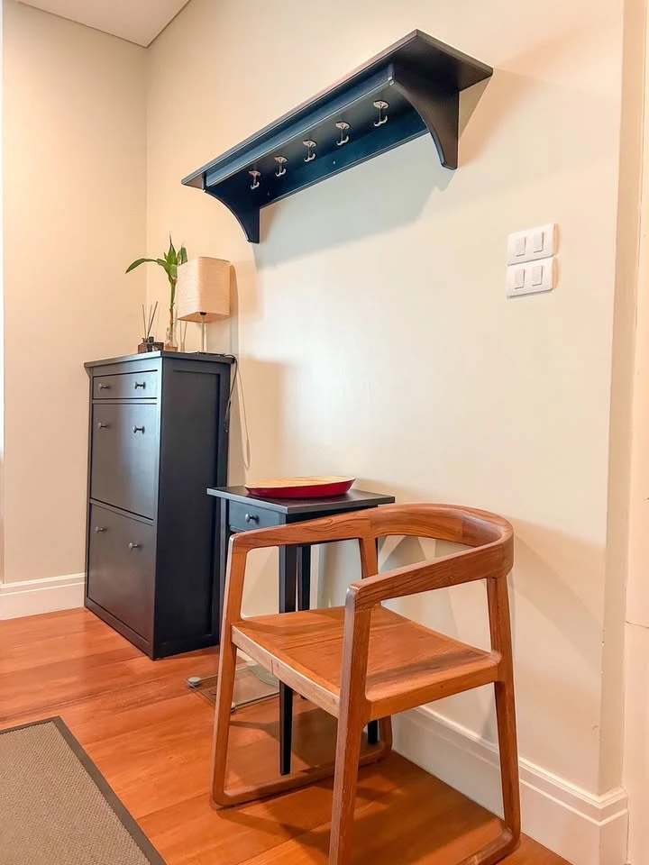 For rent Bright Sukhumvit 24, spacious room. Decorated beautifully and pleasantly. Plus complete furniture Just come and move in.