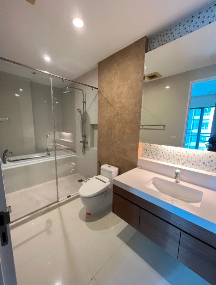 For sale, for rent!! Condo Bright Sukhumvit 24, 11th floor, fully furnished, ready to move in, don't miss it!!